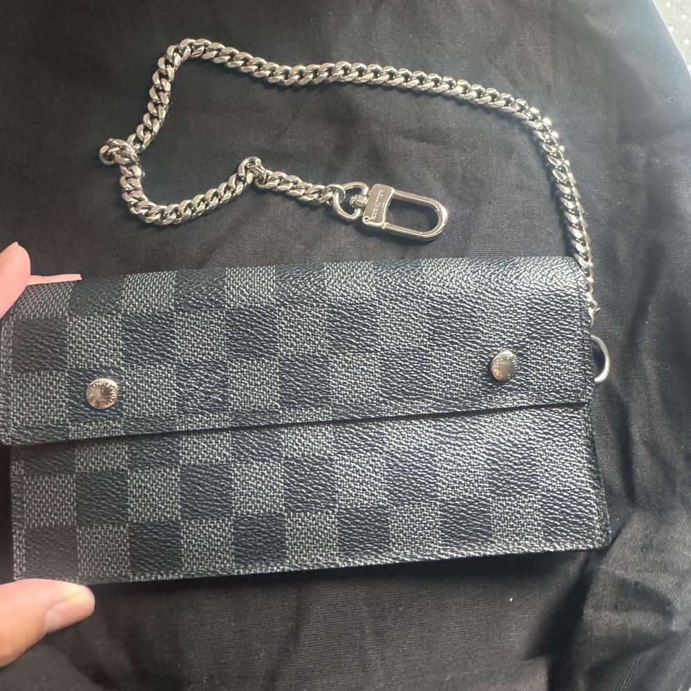 EUC LV Damiere Black and Gray Wallet with Chain